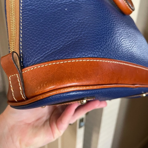 Vintage Dooney and Bourke Navy Zip Zip Crossbody - Picture 6 of 9